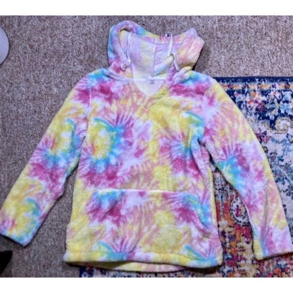 Sweaters - Hoodie